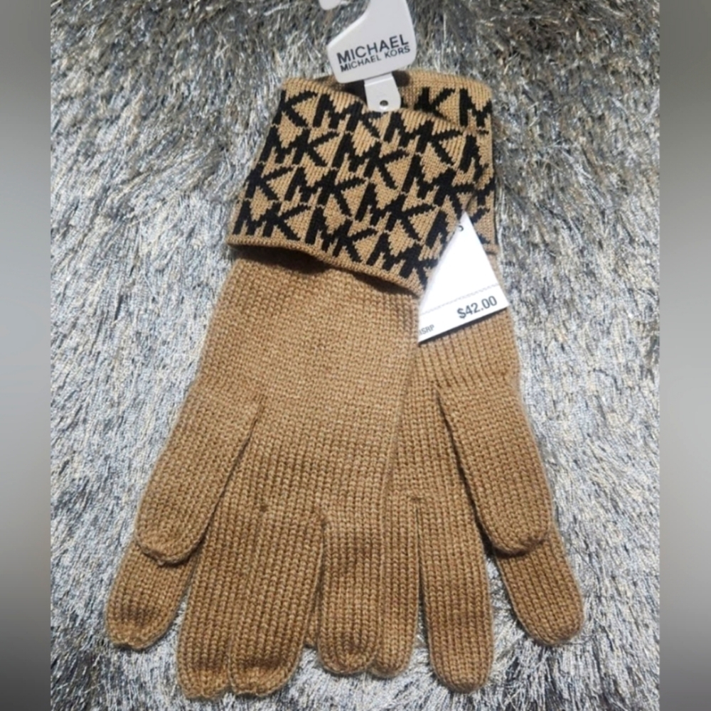 Michael Kors Knit Gloves Monogrammed Cuff NEW Tan Brown Black Driving Gloves - Picture 4 of 5